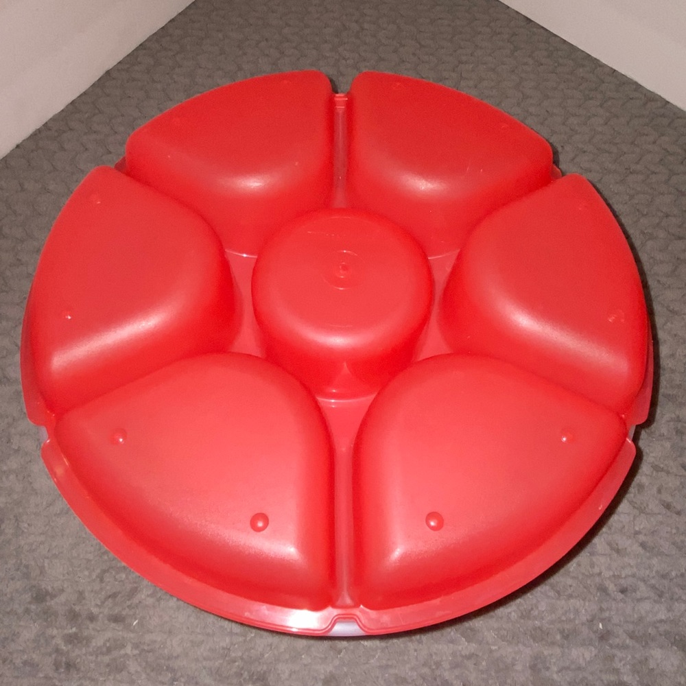 Red Tupperware Divided Server - Picture 4 of 7